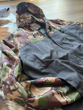 Load image into Gallery viewer, Camo Wind Breaker
