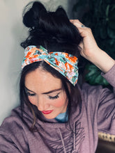 Load image into Gallery viewer, Floral Headband
