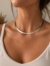 Load image into Gallery viewer, Hammered Wire Necklace

