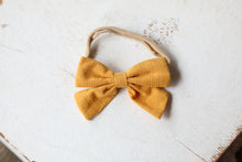 Load image into Gallery viewer, Baby Bow
