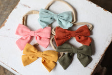 Load image into Gallery viewer, Baby Bow
