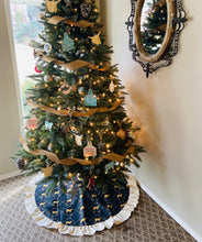 Load image into Gallery viewer, Heifer &amp; Arrow Tree Skirt
