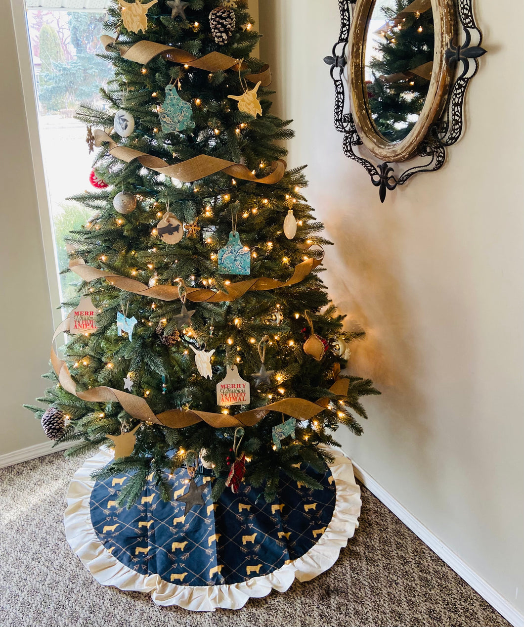 Heifer & Arrow Tree Skirt