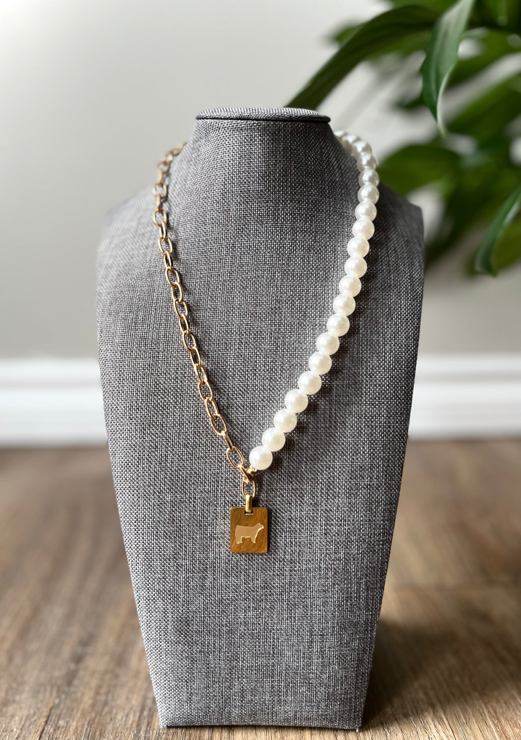 Vintage Livestock Pearl Necklace